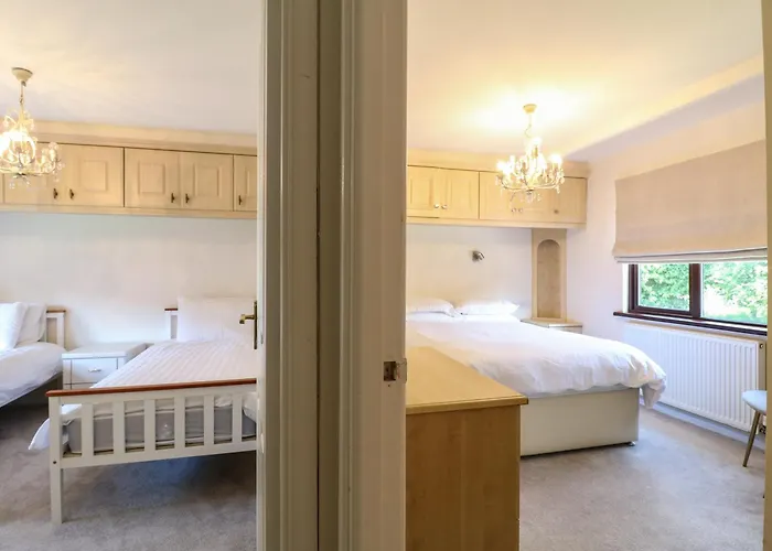 27 Brocklehurst